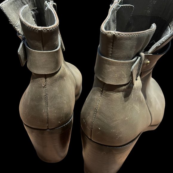 Classic Olive leather ankle boot with stacked 2.5" wood heel. - Picture 2 of 4